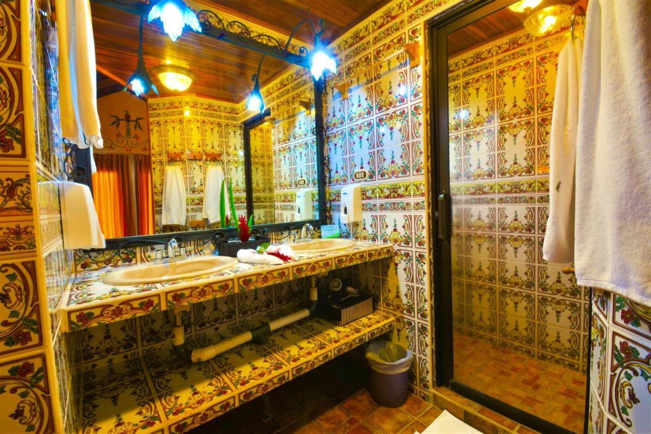 Hotel La Mansion Inn Arenal Нуево Аренал Екстериор снимка