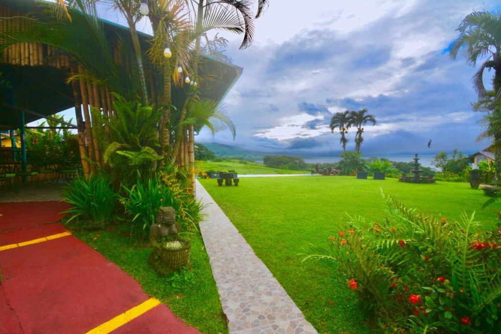 Hotel La Mansion Inn Arenal Нуево Аренал Екстериор снимка