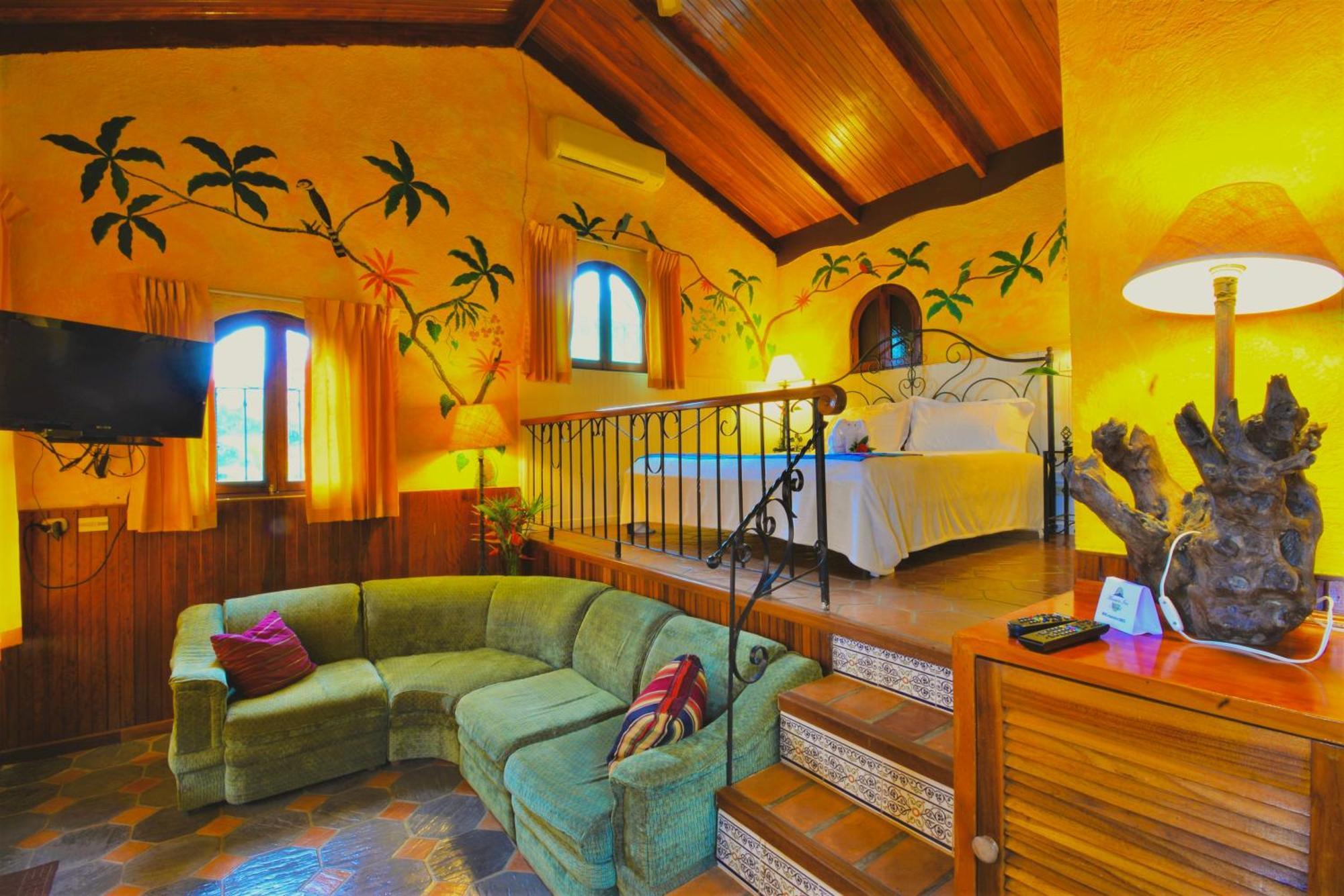 Hotel La Mansion Inn Arenal Нуево Аренал Стая снимка