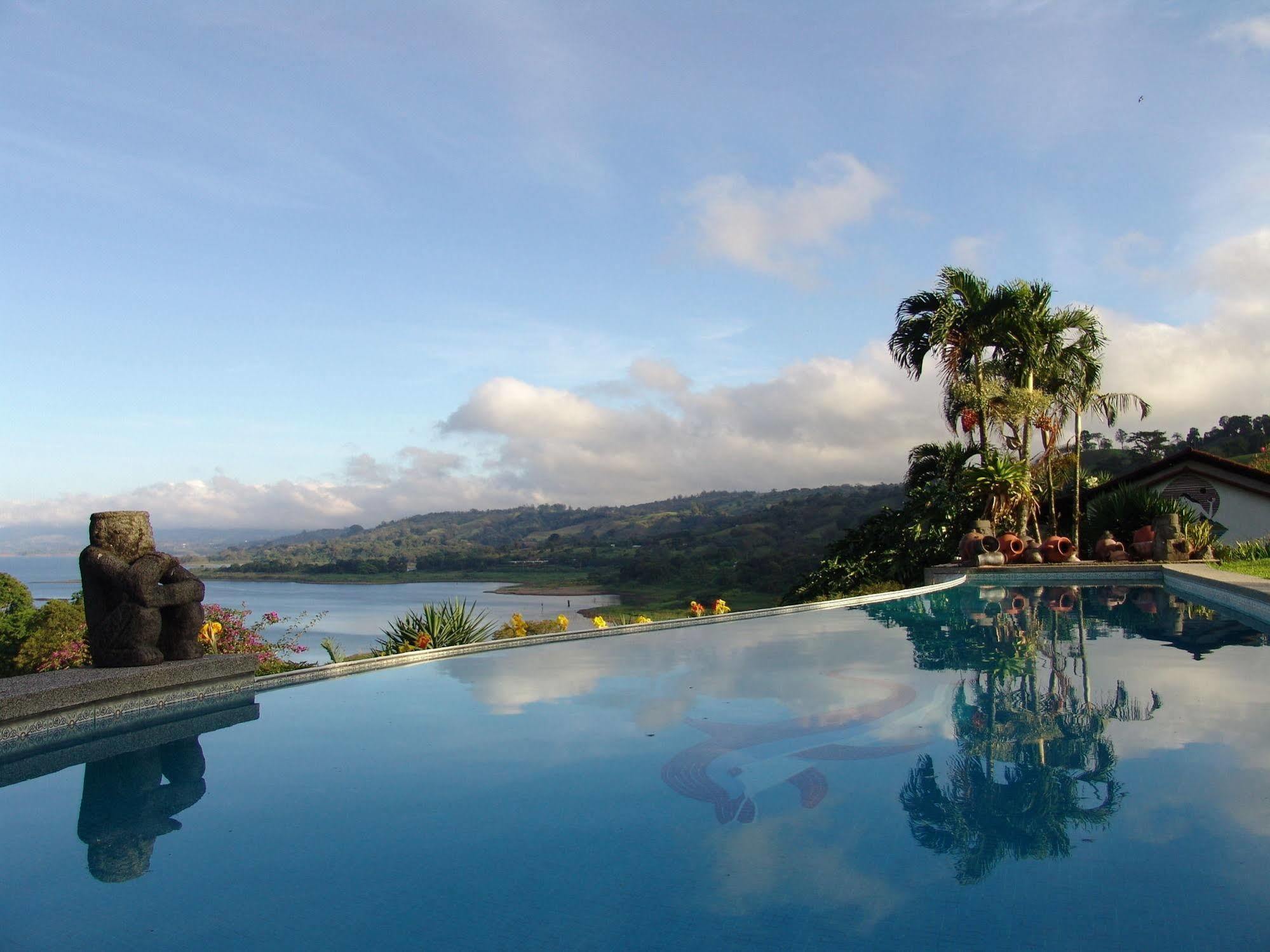 Hotel La Mansion Inn Arenal Нуево Аренал Екстериор снимка